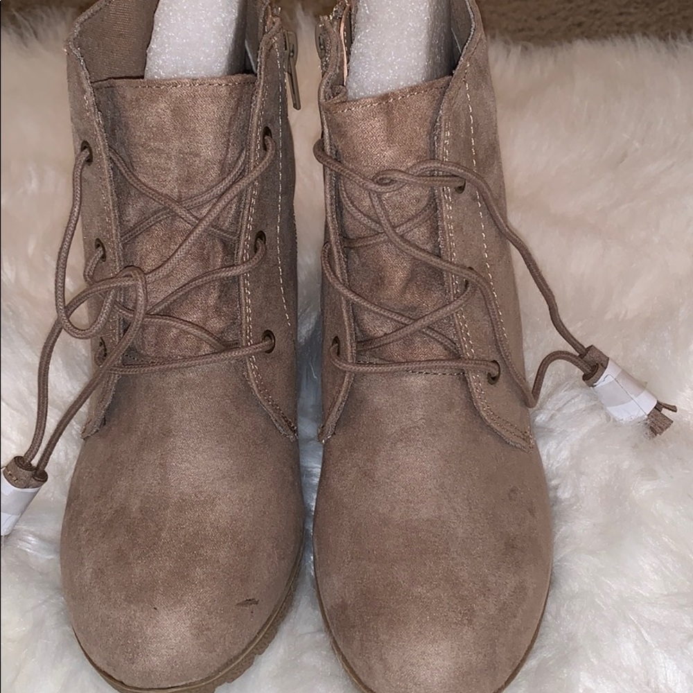 MIA tan wedges